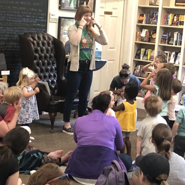 johanna banana reading to kids at mcintyre's books