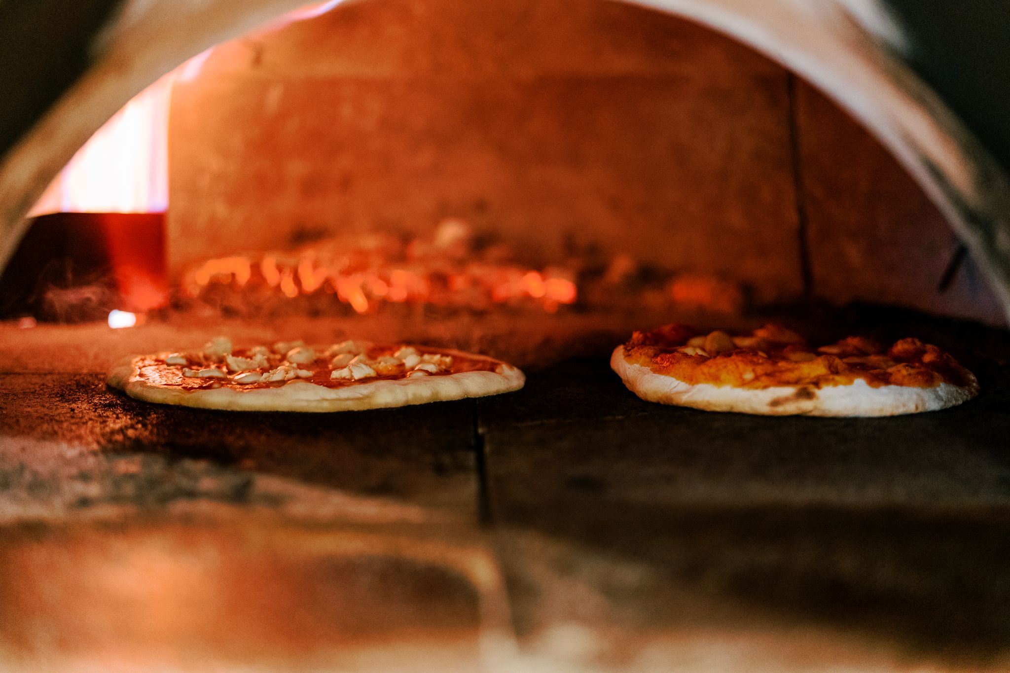Roost is open! Join us every Friday from 5-7pm for live music, wood-fired pizza, and local brews as well as wine by the glass, snacks, and good company Bring your friends, some cash for tipping the musicians, and your appetite. We’ll see you under the oaks!