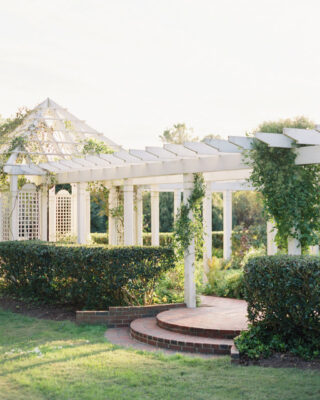 Afternoon in the Fearrington Gardens is magical ​​​​​​​​
​​​​​​​​
Photo: @kelseynelsonphoto​​​​​​​​
​​​​​​​​
​​​​​​​​
#garden #goldenhour #light #thatlight #magic #magical #gardenwedding #weddingday #weddingsinpo #fearrington #fearringtongardens #fearringtonflowers #fearringtonweddings #fearringtonevents @fearrington_house