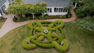 The Fearrington House Restaurant boasts gardens all around it, but we're especially fond of the Knot Garden, especially from this fresh perspective ​​​​​​​​ ​​​​​​​​ ​​​​​​​​ ​​​​​​​​ Photo: @krystalkast​​​​​​​​ ​​​​​​​​ #garden #gooutside #food #foodie #trianglefoodies #carolinafoodie #relaischateaux #raleigheats #chapelboro #visitnc #visitchathamnc #fearringtonhouse #fearrington #fearringtonvillage #fearringtonnc #northcarolina #nc #fresh #deliciousjourneys #landscaping #gourmet #tasty #raleigh #durham #chapelhill #briarchapel #neighborhoodspot #knot #knotgarden #dinner @relaischateaux